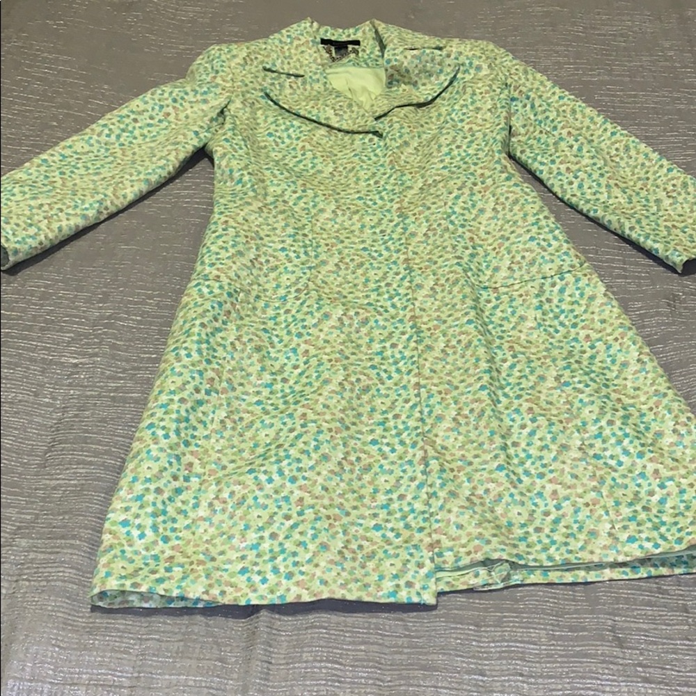 Express knee-length fashion coat!